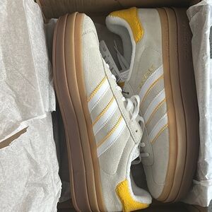 Adidas White and Yellow Sneakers